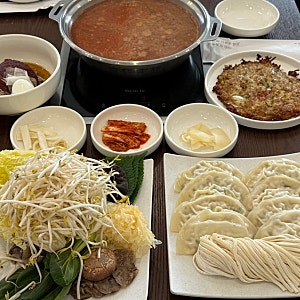 파주 롯데 아울렛 맛집 부벽정평양만두 녹두빈대떡 만두전골 추천