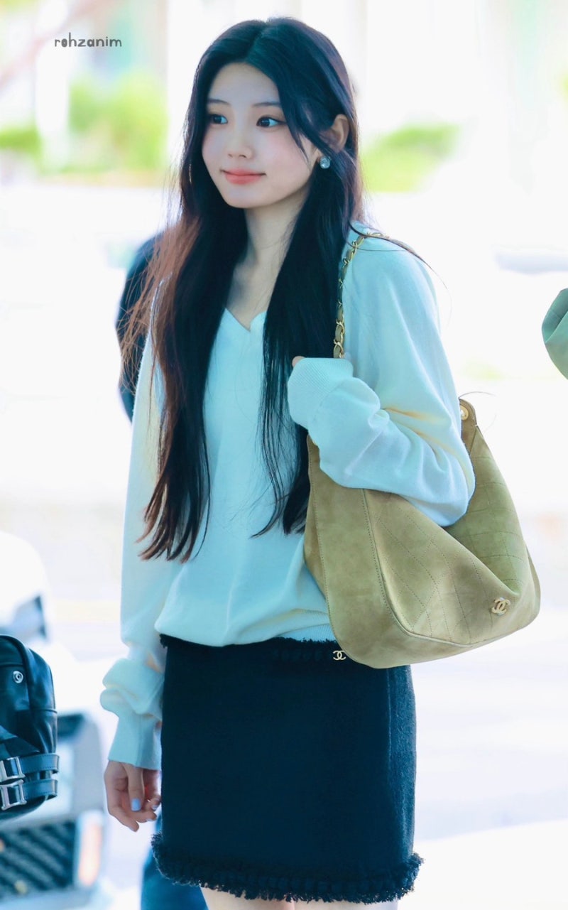 19세 맞아? 샤넬까지 찰떡으로 소화한 원희 공항패션