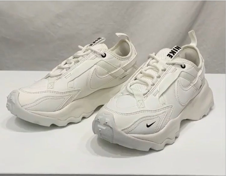 나이키 TC7900 써밋화이트 발편한 키높이 운동화 후기.할인(커플운동화.여성운동화. 어글리.런....