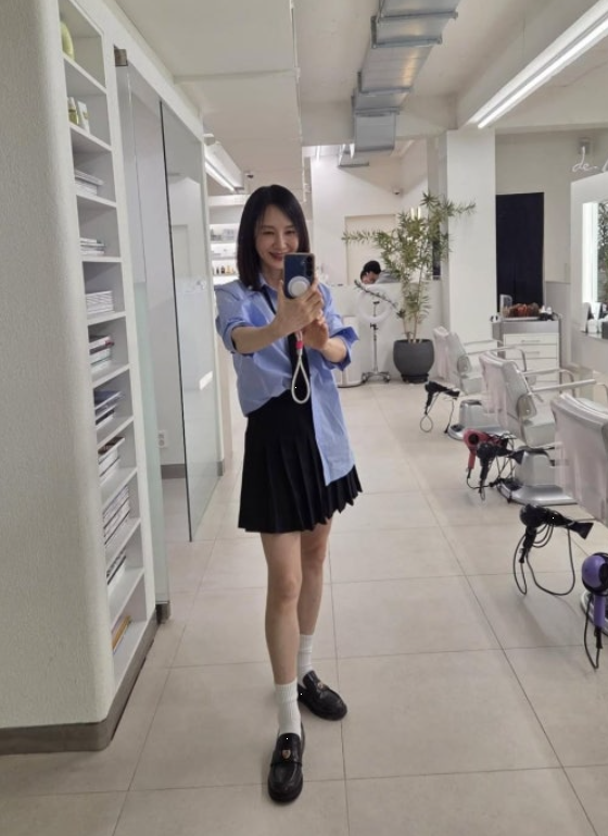 58세 채시라 미니스커트 인스타 패션, 나이를 잊은 영크크 각선미 화제
