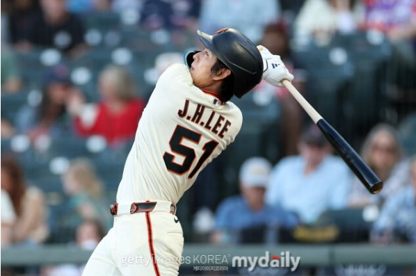 [MLB]"충격발언!! 이정후 없으면 외야 망한다?"트레이드설 싹 잠재운 현지 매체의 놀라운 전언....