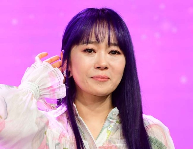이수영, 16살 子 백혈병 진단…활동 중단 "아이에게 눈 뗄 수 없는 상황"