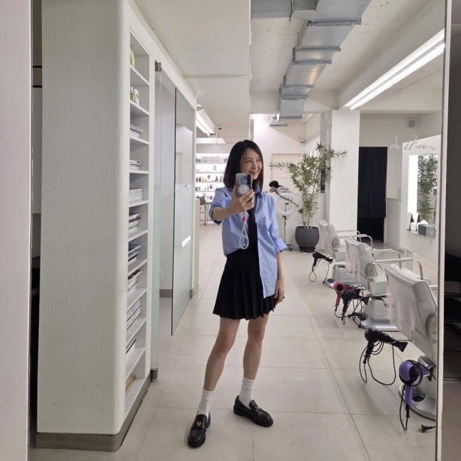 "거울 앞에서 사진을 찍었을 뿐인데"… 감탄 부른 채시라 58세, 미니스커트 각선미