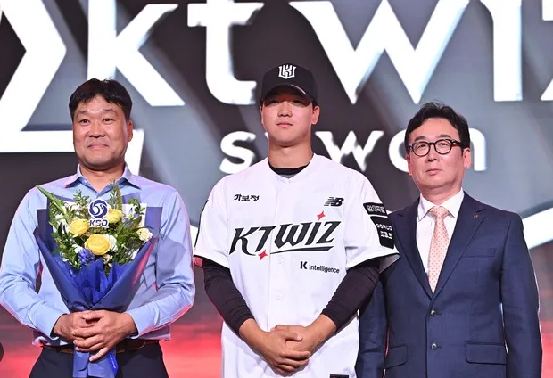 KT 이승원 “나는 야구의 아들이다” 전체 5순위 기대주…2027 KBO중계 주목