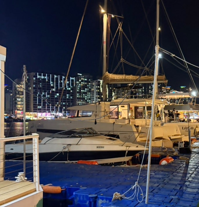 [내돈내산] 초가성비 부산 광안리 요트투어 찐후기 ⛵ 광안대교 야경 보며 인생샷 건지기!