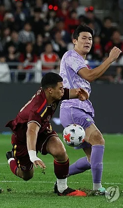 김민재, 작심발언 후 이틀 연속 훈련 불참… '우즈베크전 결장' 속 타들어가는 대표팀 전말 ....