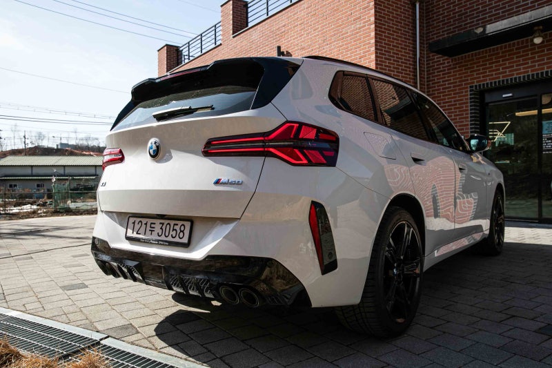 "398마력도 충분했는데 이제 443마력?" 2027 BMW X3 M50 출력 높아졌다!