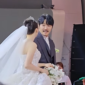KCM 15년 만에 결혼식, 아내 방예원과 세 아이…늦게 식 올린 이유는?
