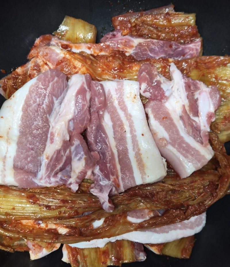 김치요리 삼겹살요리 김치찜레시피 돼지고기김치찜 묵은지김치찜 삼겹살김치찜 얼큰칼칼한....