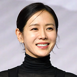 손예진, '쩝쩝 논란' 영상 그대로 뒀다.. 새 사진 반응이 심상치 않다