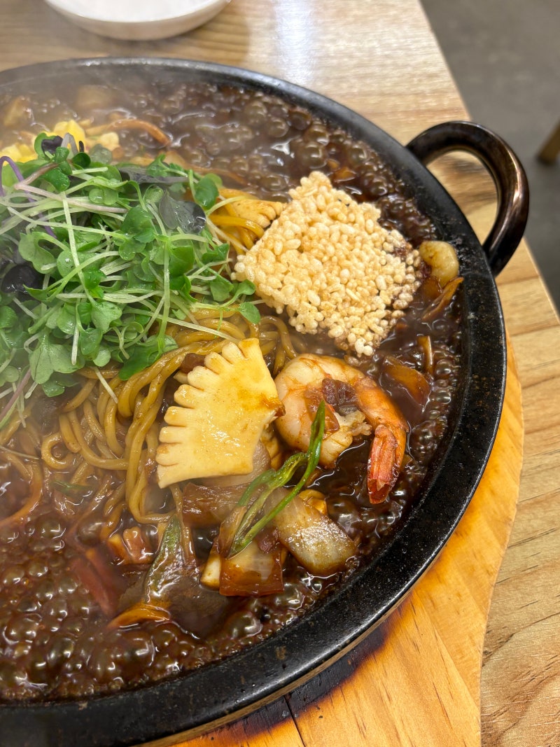 [수원] 짜장면은 뜨거워야 제맛, 수원 중국집 행궁동맛집 '돌판짜장 짜마' 추천!