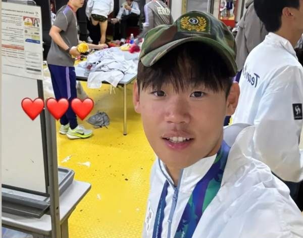 "아시안게임 4연패 뒤덮은 세리머니 논란" 축구대표팀 박승수 '전역모' 착용 공식 사과: 16분 ....