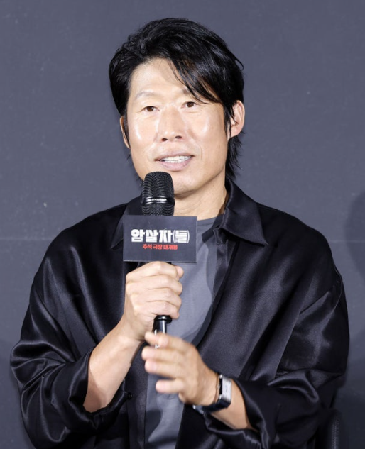 "자택 앞까지 찾아와 시위"... 유해진 측 "도 넘은 비방·신변 위협 법적 대응"