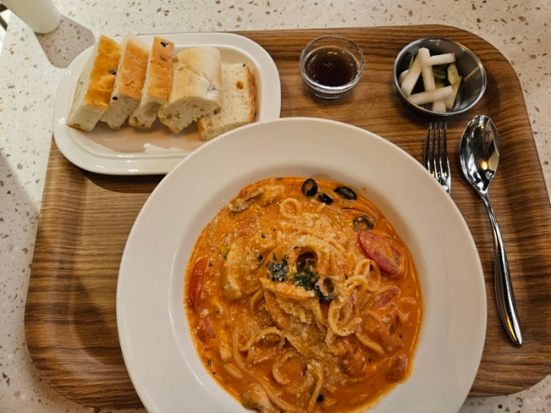의왕 롯데프리미엄아울렛 타임빌라스 맛집 '윤세영식당'