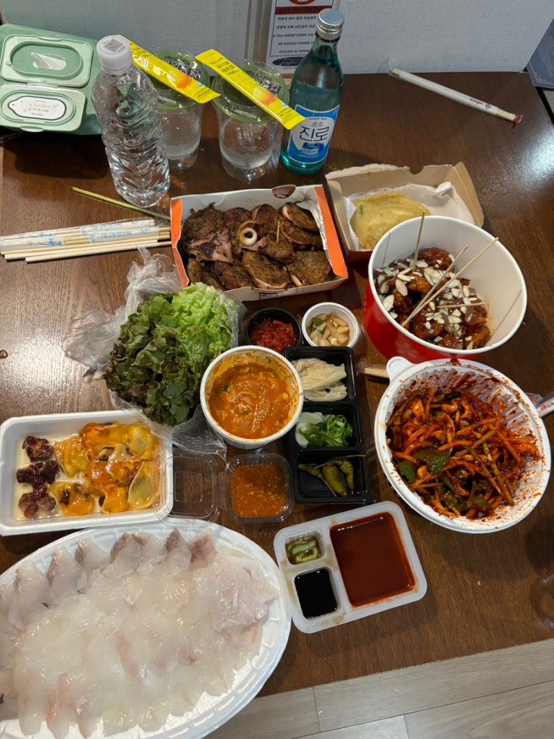 강릉중앙시장맛집 l 중앙시장 음식 포장하기 ㅣ 강릉 소문난무침회 ㅣ 강릉중앙시장 회포장 ....