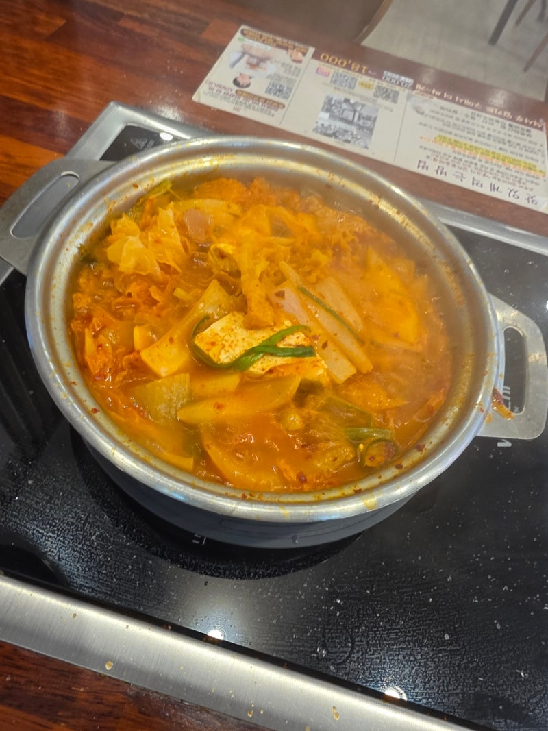 안산 고잔 김치찌개 맛집 초부리 김치찌개에서 점심에 세트 메밀 부추전 혼밥한 후기