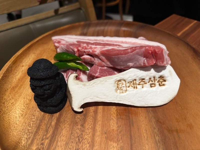 제주 함덕 흑돼지 맛집 구워주는 고기집 제주삼춘 함덕해수욕장 흑돼지 후기
