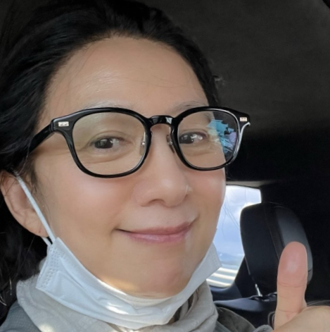 59세 김희애 민낯 얼굴 찍혔는데, 다들 말문 막힌 뜻밖의 상태