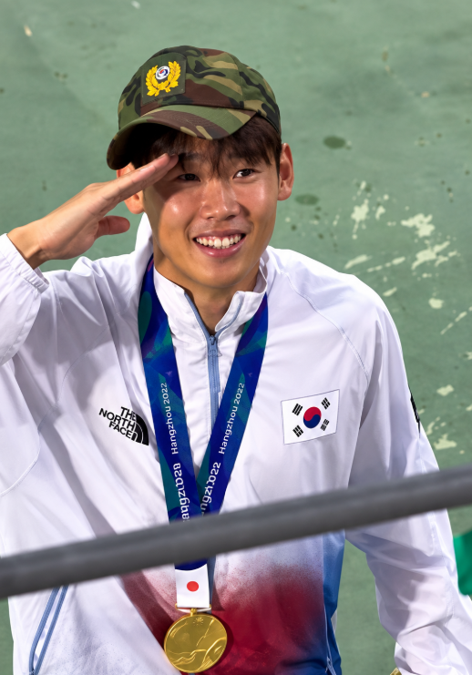 "16분 뛰고 전역했다?", 전역모 논란 박승수 병역 혜택으로 얻은 2년. 축구로 벌어들일 수입