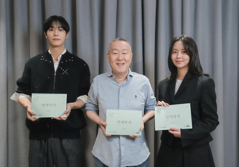 안판석 감독 유작 연애박사, 별세 두 달 뒤 첫방…추영우 김소현이 전한 마지막 가르침