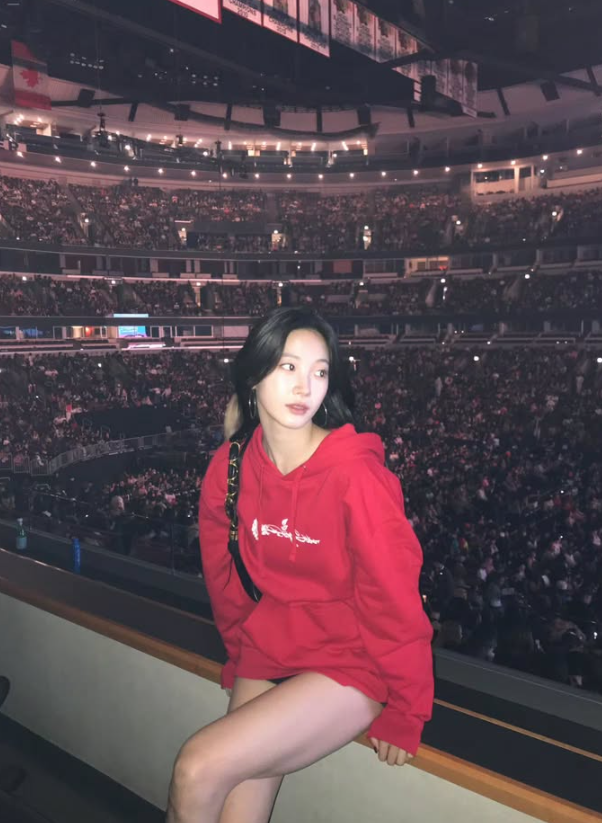 레드 후드가 이렇게 우아할 일? 카즈하 사복 코디 분석
