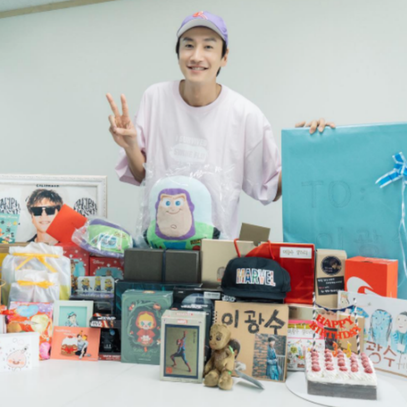 "D.O. Sings on Stage, Lee Kwang-soo Bubbles in the Audience?" Lee Kwang-soo's Profile, Age, Height, Education, Fan Communication...
