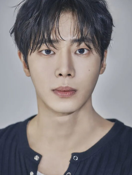 Choo Young-woo and Jo Yi-hyun: Career Highlights and Profiles