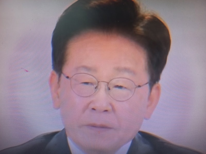 1802. 이재명정부 위태위태하다. 유시민. 추미애. 임은정 포문 멈추지 않아.