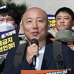 주호민 "9살 아들 자폐, 아내가 누른 녹음 버튼" 대법원서 2만 4000명 탄원서 낸 이유