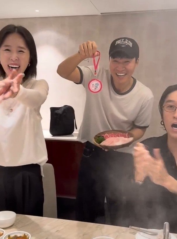 "김종민 임산부 배지" 신지&빽가 화들짝!!!조카 생기나??? {관련 뉴스 정리}