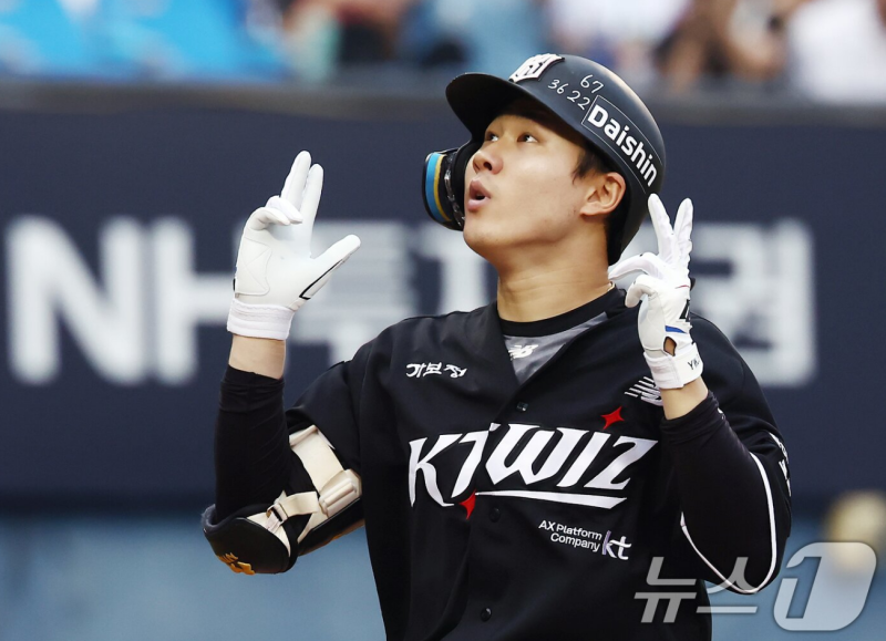 “200안타, 혼자가 아니었다” 최원준·레이예스, KBO 최초 역사를 썼다