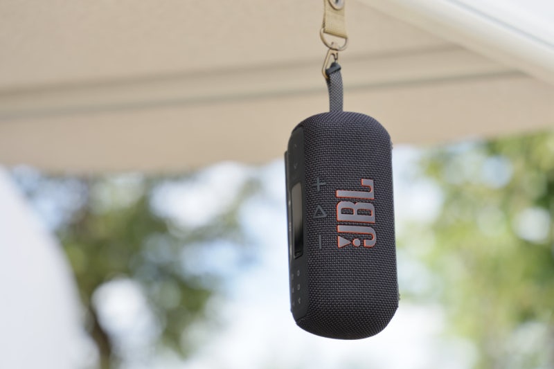 여행용 블루투스스피커 FM라디오도 가능한 휴대용 JBL TUNER3