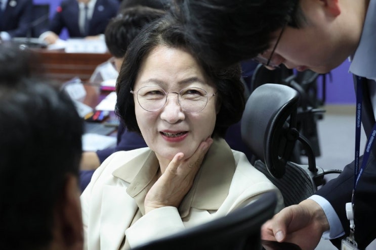 <b>추미애 암살자</b>들 <b>관람</b> 소감, 영화가 다시 불러낸 역사 논쟁