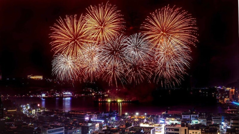 전남 여행 여수 가볼만한곳 여수밤바다 불꽃축제와 진남관 여수미디어아트 오동도 해상케이....
