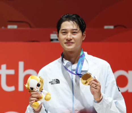 오상욱 아시안게임 MVP 선정 ... 2연속 2관왕 3000만 원 포상 통산 금메달 5개 달성