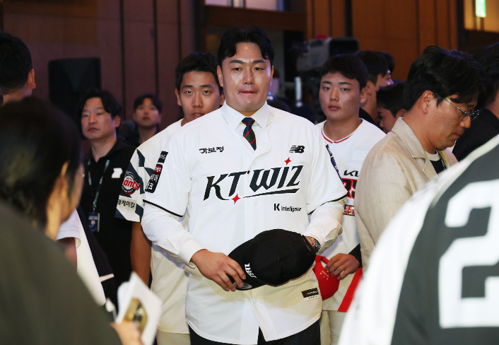 1라운드 2억5000만원·3라운드 1억원...다른 2라운더는 1억5000만원, 최지만은 왜 계약금이 없을....