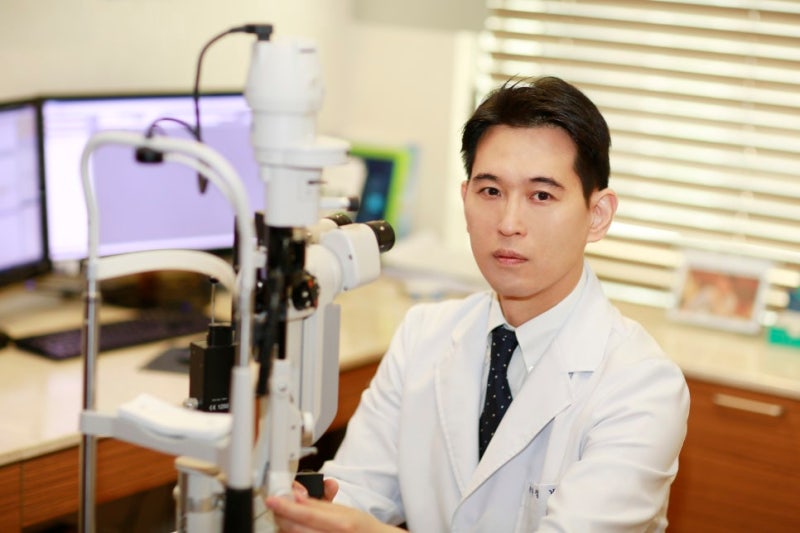 안내렌즈삽입술 회복기간, 한쪽 수술하고 반대쪽 수술 전까지 어떻게 보일까요?