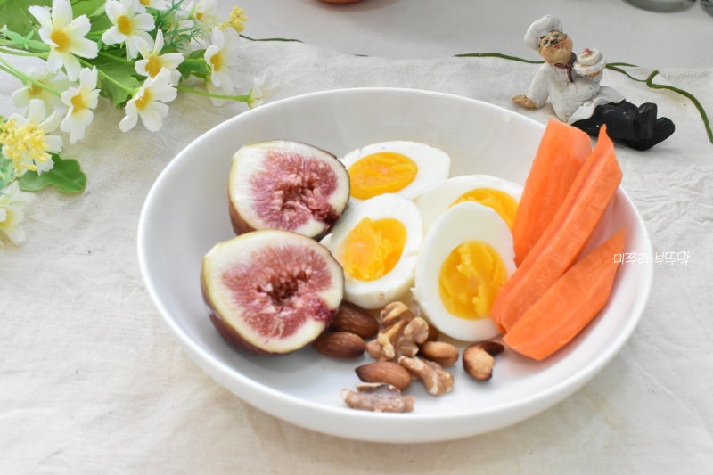 계란 맛있게 삶는법 오래 끓이지 않고 잔열로 익히기