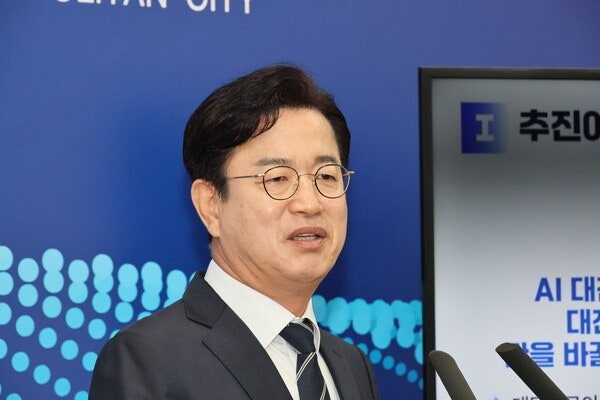 ‘수소차량 변경·공구 쪼개기’ 허태정 시장이 꼽은 트램 지연 이유