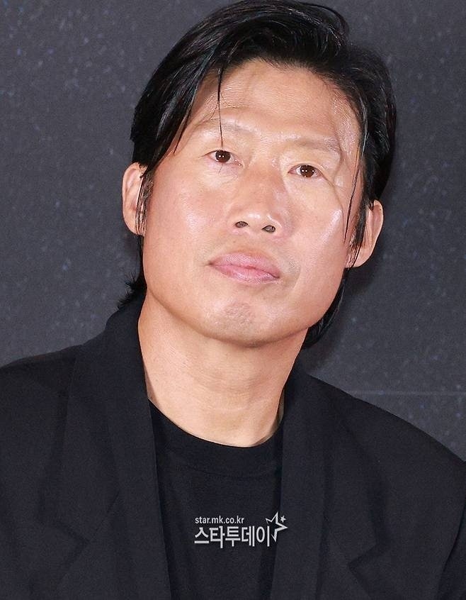유해진, 부일영화상 불참 확정, 영화 '암살자들' 역사 왜곡 논란 여파