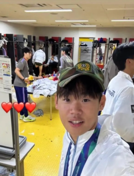 ⚽ [축구/이슈] "전역모 세리머니가 쏘아올린 공" 뉴캐슬 박승수 인성 논란 & 3년 전 U-17 월드....