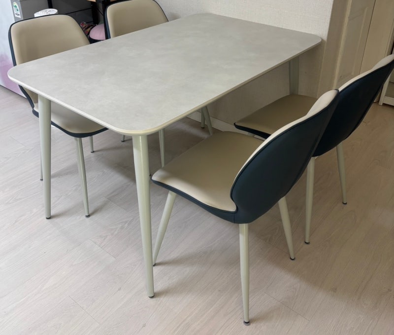 1200식탁이 작게 느껴져 선택한 1300사이즈 ㅣ검단 불로동 월드아파트 세라믹식탁세트 배송후....