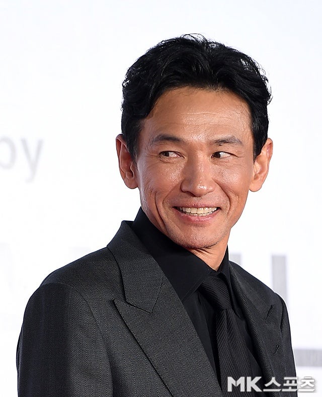 황정민, 부산영화제 수척한 모습, 법적 공방 속 더욱 핼쑥해진 근황