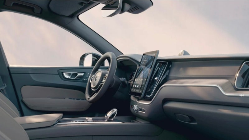 “한 번 타면 다른 SUV 못 탄다?” 평점 9.2점 받은 볼보 XC60이 인기인 이유