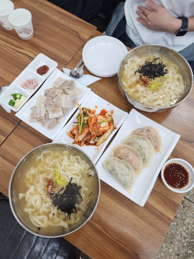 신월동 칼국수 손만두 "봉이손칼국수" / 주말 웨이팅 후기