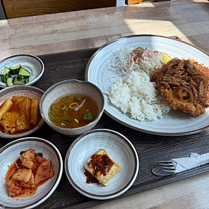 [칠곡경북대병원 맛집] 어른들은 얼큰한 육개장, 아이들은 수제돈까스! 온 가족 만족시킨 '큰....