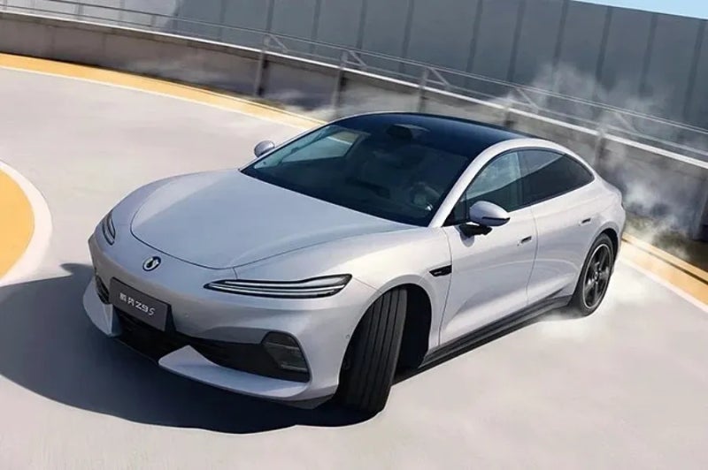 비야디(BYD) 덴자 Z9S 공개, 5분 충전에 1,100km 주행 가능? 팩트체크 하니