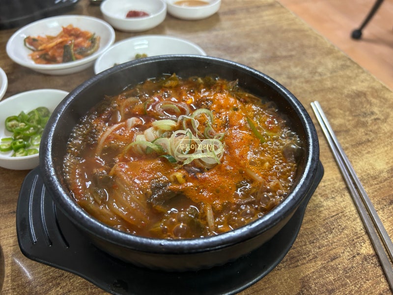 천안 중앙시장 맛집, 맑고 진한 소머리국밥과 얼큰 장터국밥 | 중앙식당