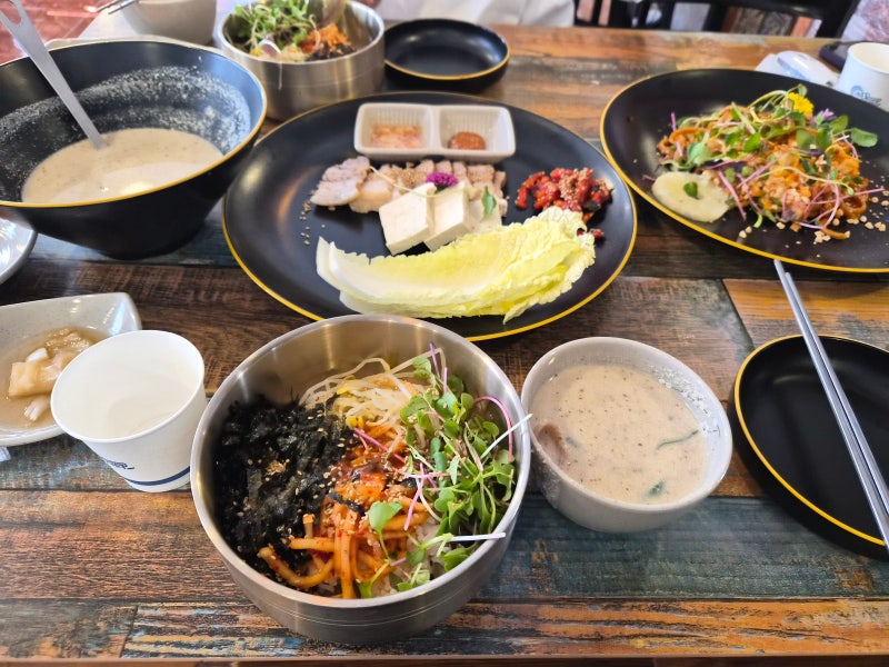 파주 헤이리에서 만난 도토리 한 상