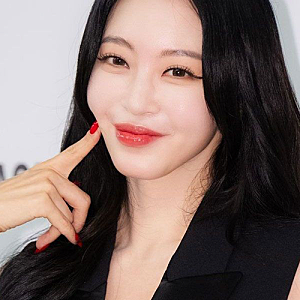 "2세 소식은 아니다"…한예슬이 임신설 뒤 올린 사진 한 장